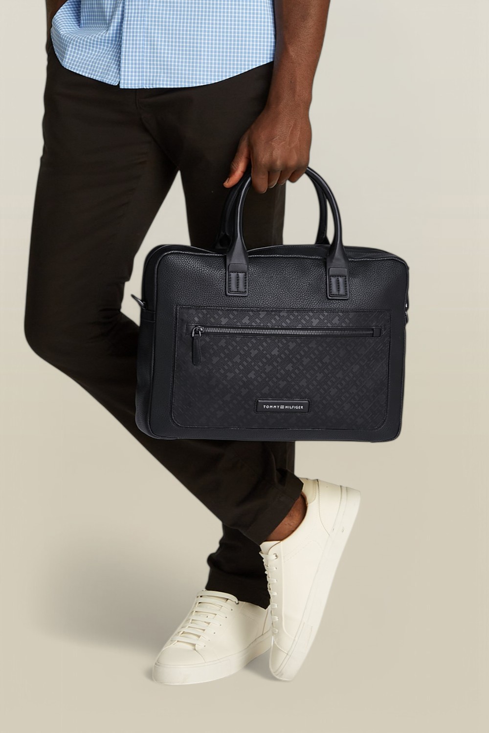 תמונת כל הלוק של תיק ללפטופ